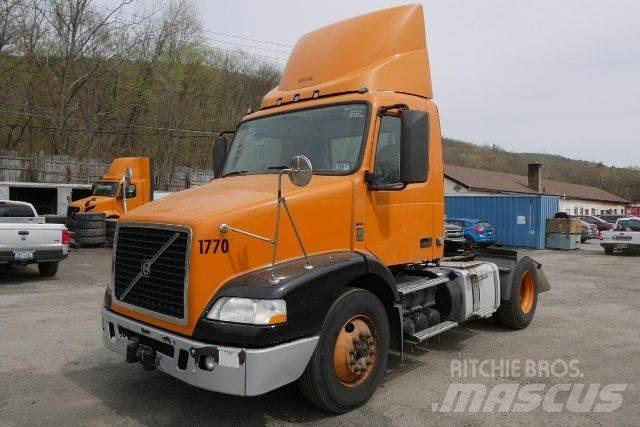 Volvo VNM42T 새시 운전실 트럭