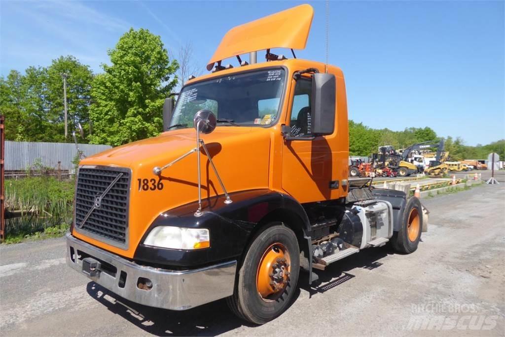 Volvo VNM42T 새시 운전실 트럭