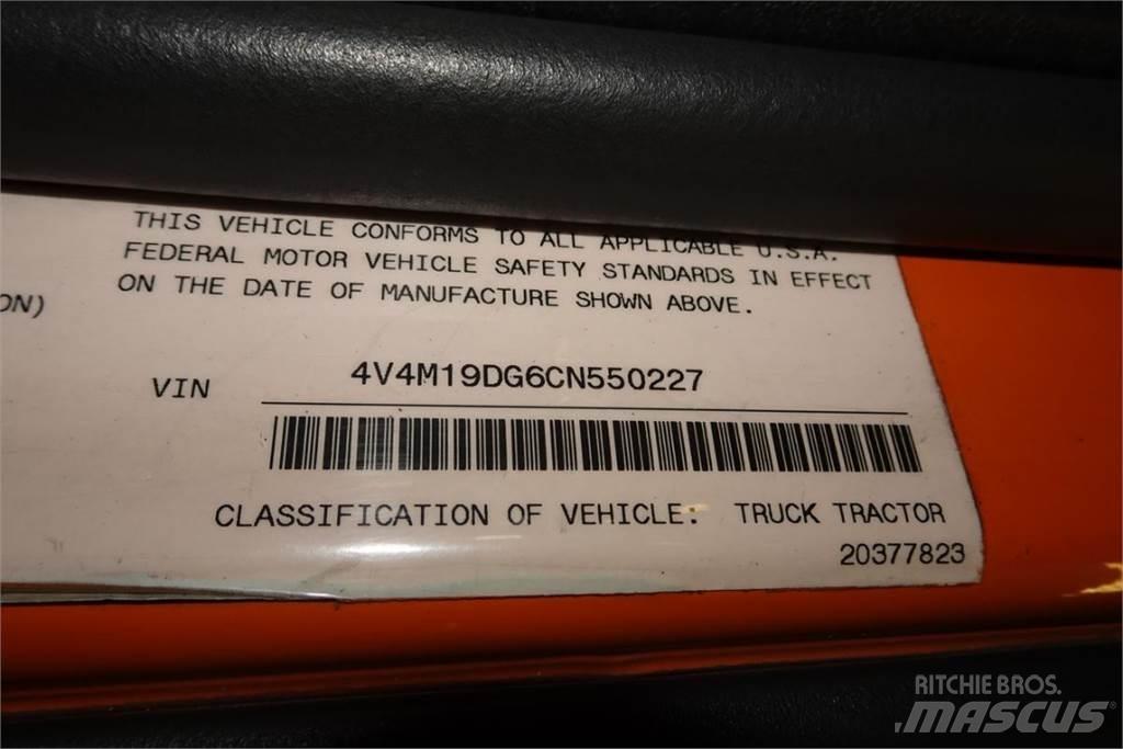 Volvo VNM42T 새시 운전실 트럭