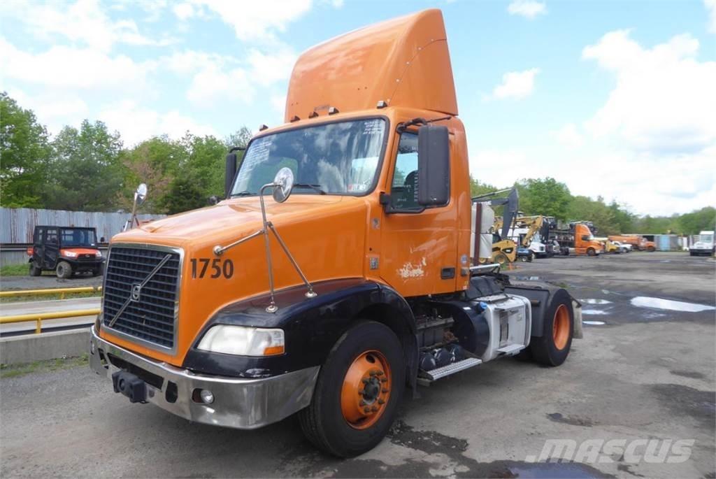 Volvo VNM42T 새시 운전실 트럭