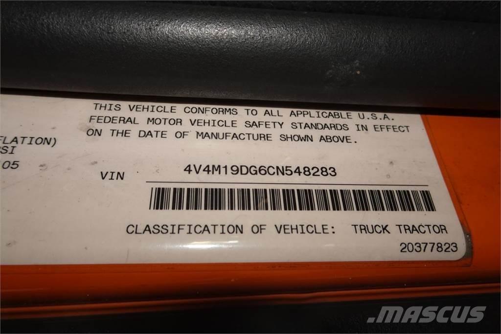 Volvo VNM42T 새시 운전실 트럭