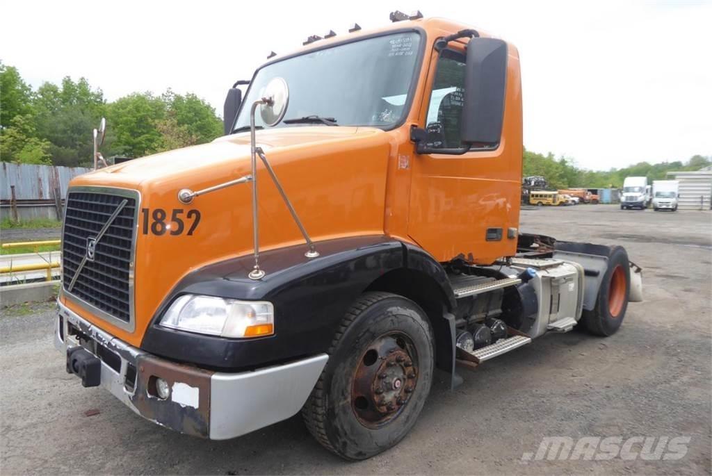 Volvo VNM42T 새시 운전실 트럭