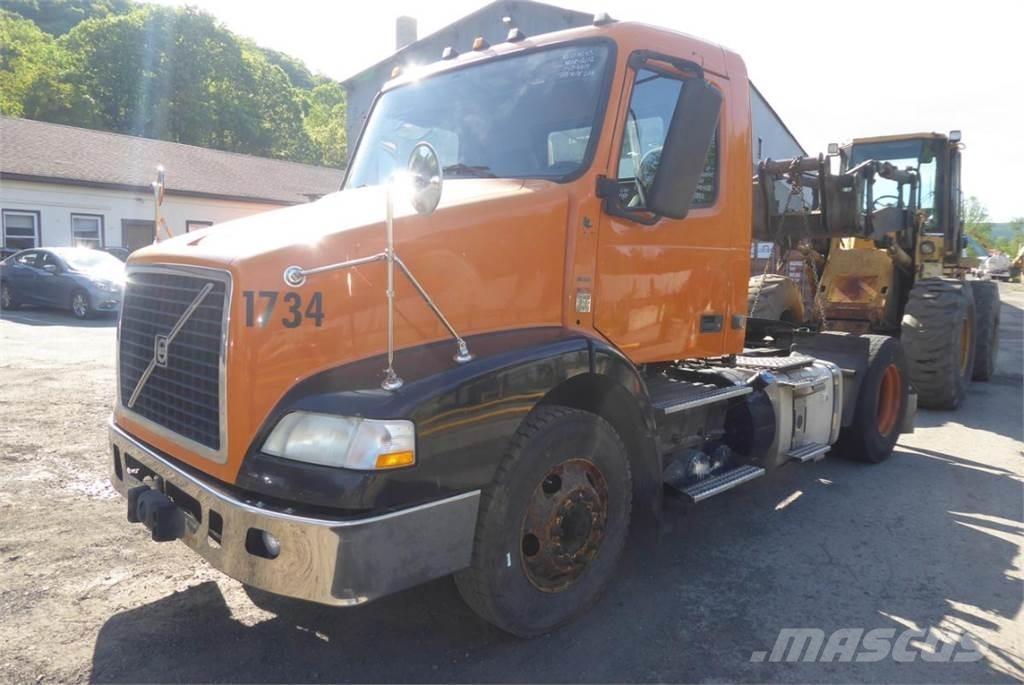 Volvo VNM42T 새시 운전실 트럭