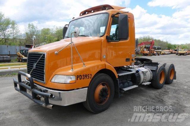 Volvo VNM64T 새시 운전실 트럭