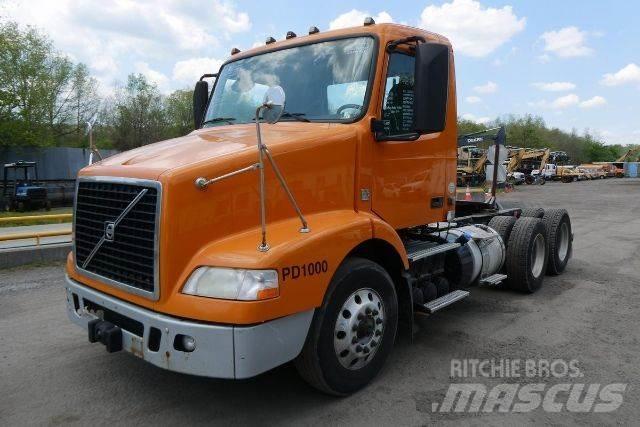Volvo VNM64T 새시 운전실 트럭