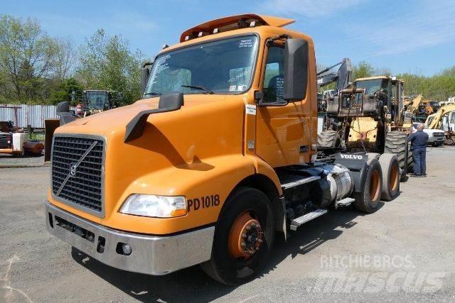 Volvo VNM64T 새시 운전실 트럭