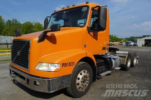 Volvo VNM64T 새시 운전실 트럭