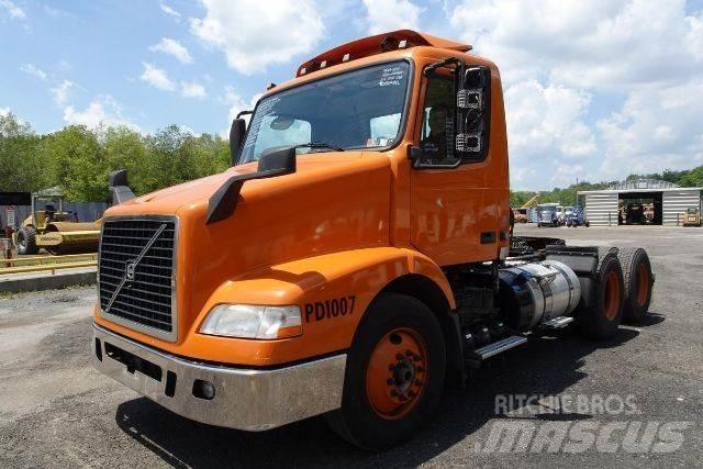 Volvo VNM64T 새시 운전실 트럭
