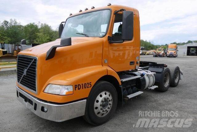 Volvo VNM64T 새시 운전실 트럭