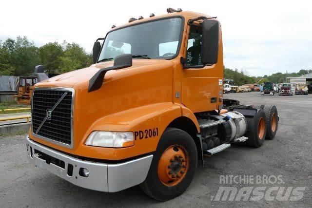 Volvo VNM64T 새시 운전실 트럭