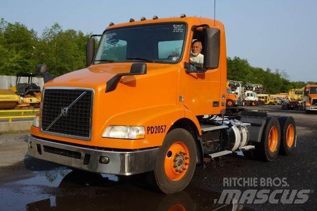 Volvo VNM64T 새시 운전실 트럭