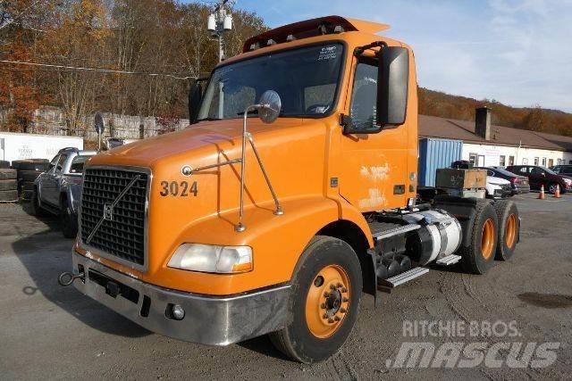 Volvo VNM64T 새시 운전실 트럭