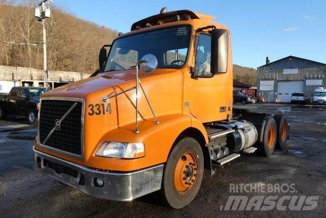 Volvo VNM64T 새시 운전실 트럭
