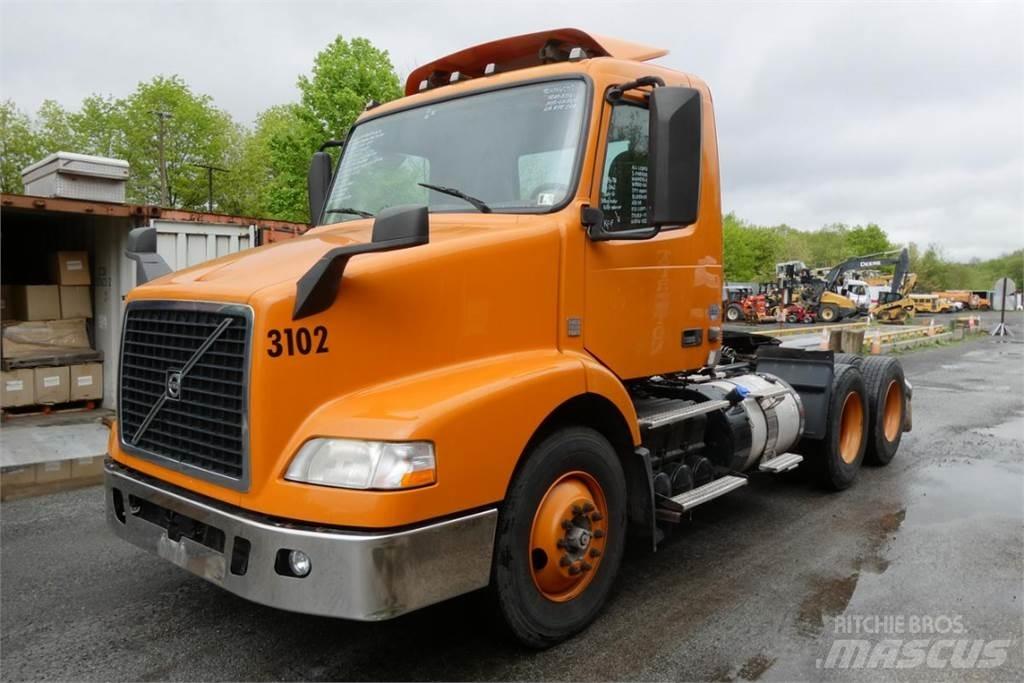 Volvo VNM64T 새시 운전실 트럭