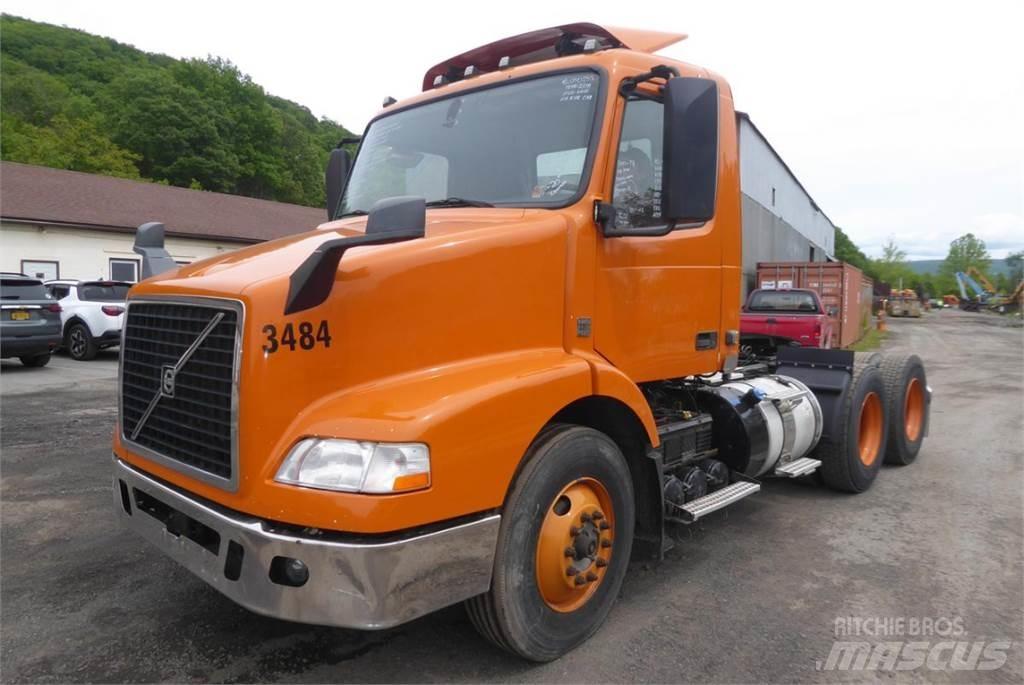 Volvo VNM64T 새시 운전실 트럭