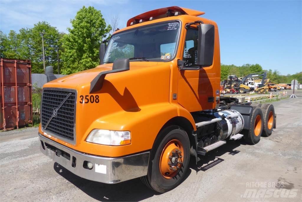 Volvo VNM64T 새시 운전실 트럭