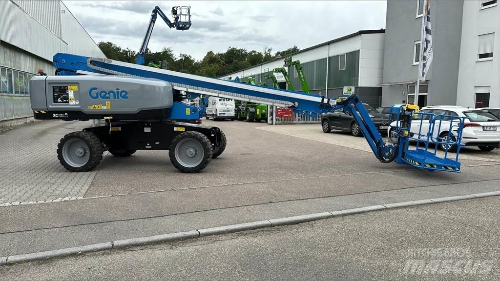 Genie S-65 XC 관절형 전동이동 리프트