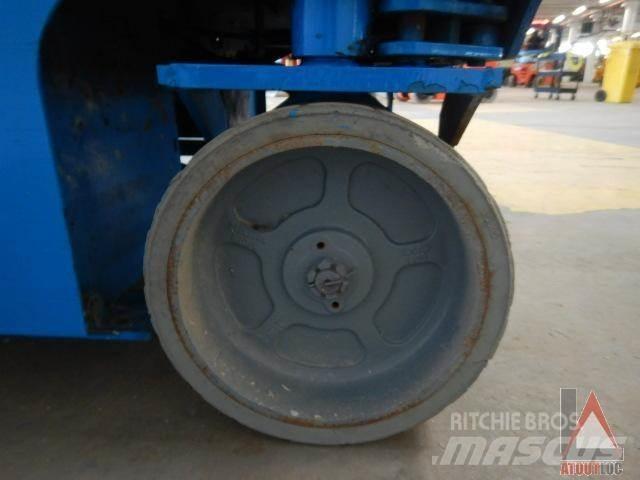 Genie GS-2046 관절형 전동이동 리프트