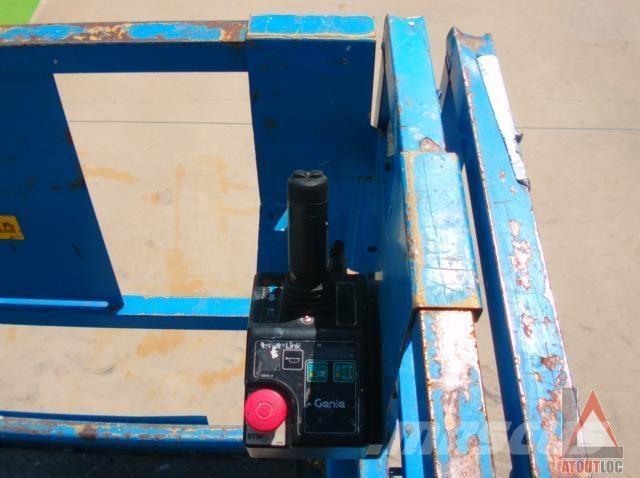 Genie GS-2669DC 관절형 전동이동 리프트