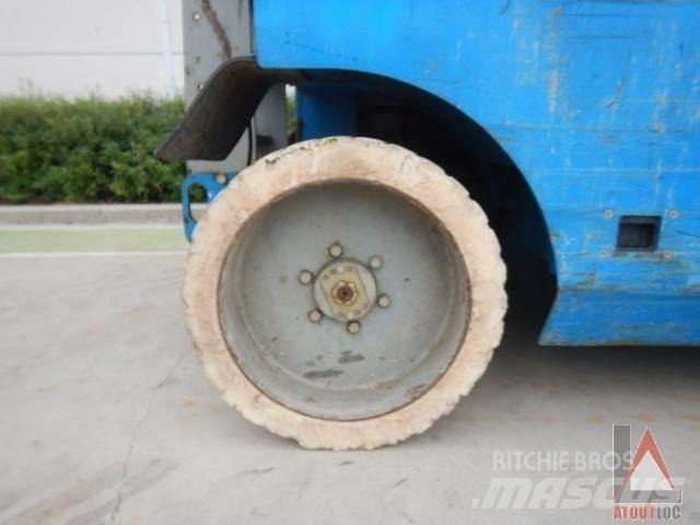 Genie GS3268DC 관절형 전동이동 리프트