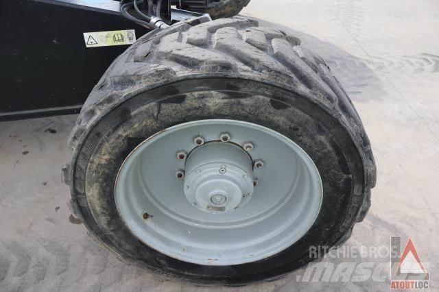 Genie SX135XC 관절형 전동이동 리프트