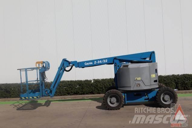 Genie Z34-22RT 관절형 전동이동 리프트