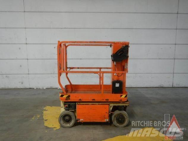 JLG 1230ES 관절형 전동이동 리프트