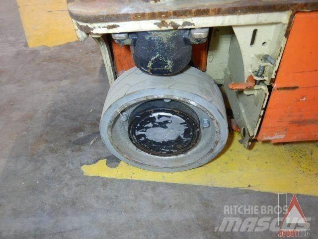 JLG 1230ES 관절형 전동이동 리프트