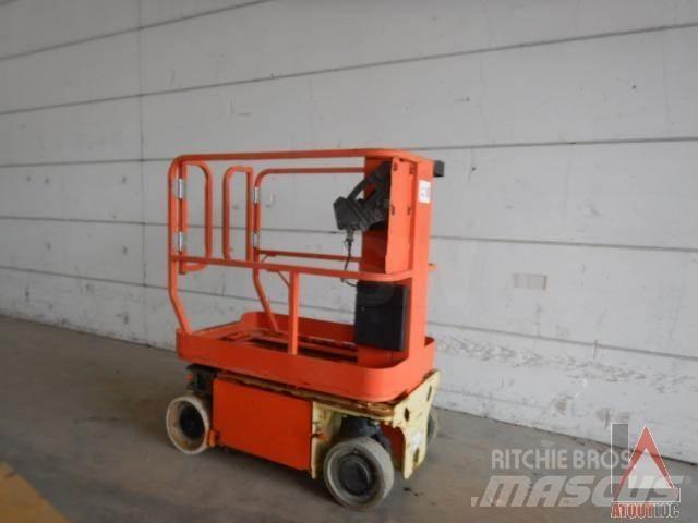 JLG 1230ES 관절형 전동이동 리프트