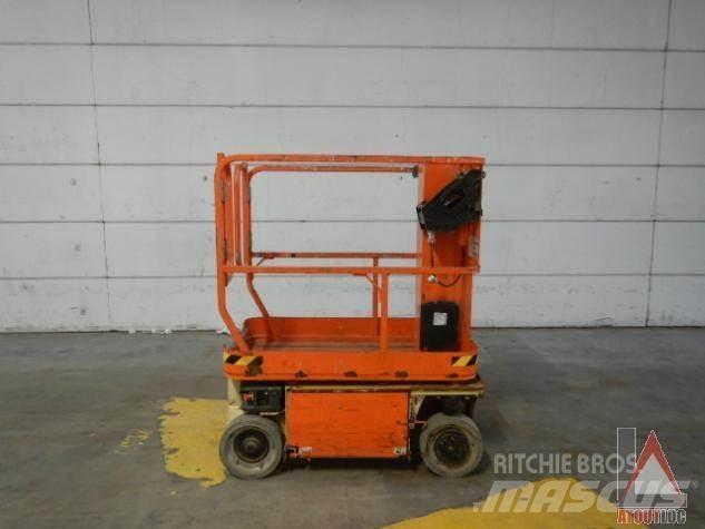 JLG 1230ES 관절형 전동이동 리프트