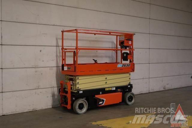 JLG 2632ES 관절형 전동이동 리프트