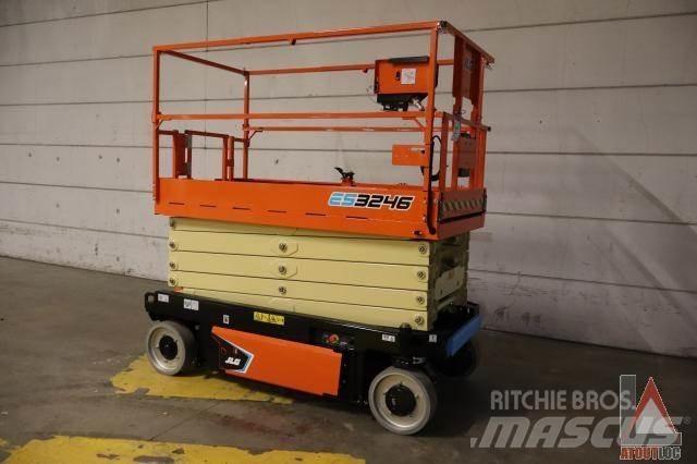 JLG 3246ES 관절형 전동이동 리프트