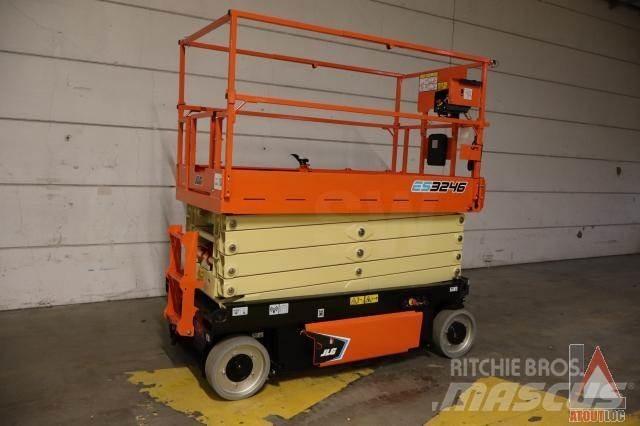 JLG 3246ES 관절형 전동이동 리프트
