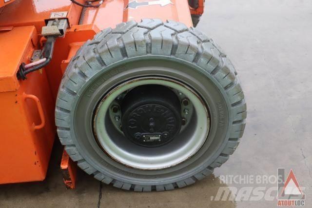 JLG E300AJP 관절형 전동이동 리프트