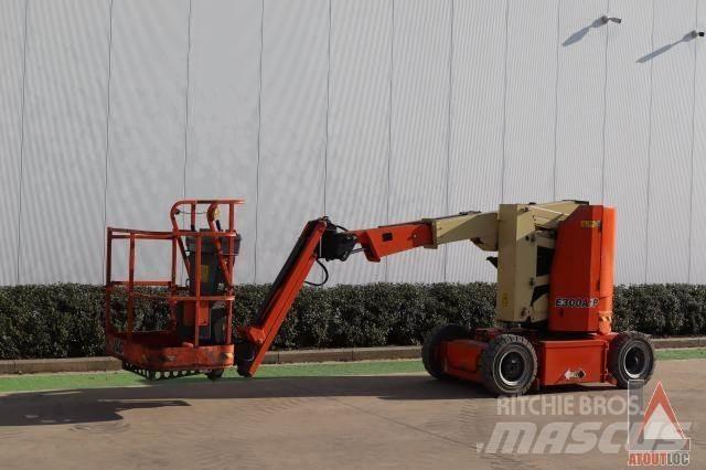 JLG E300AJP 관절형 전동이동 리프트