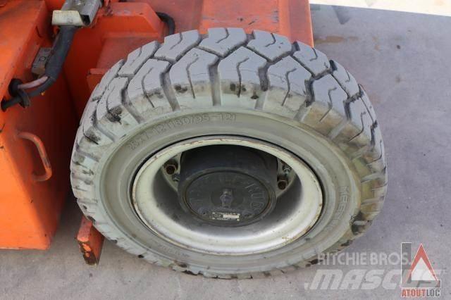 JLG E300AJP 관절형 전동이동 리프트