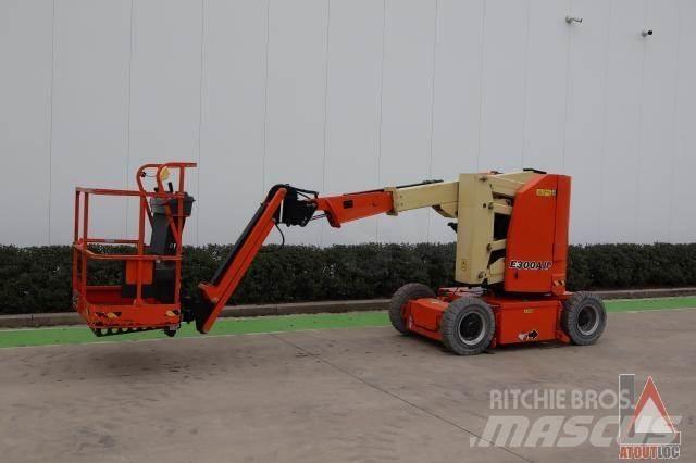 JLG E300AJP 관절형 전동이동 리프트