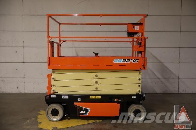 JLG ES3246 관절형 전동이동 리프트