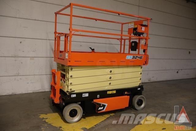 JLG ES3246 관절형 전동이동 리프트