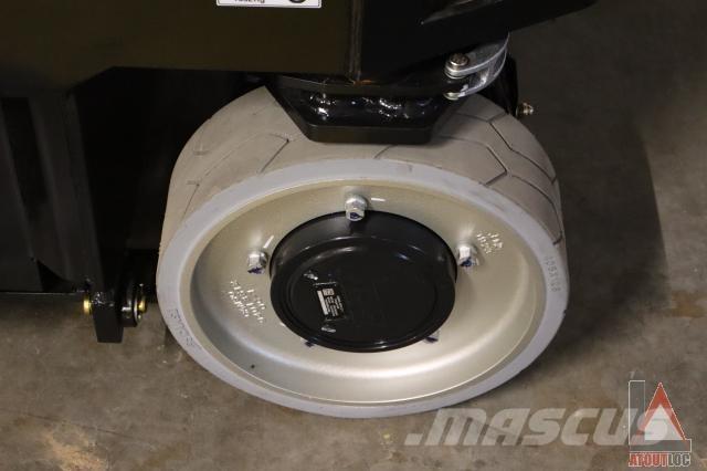 JLG ES3246 관절형 전동이동 리프트