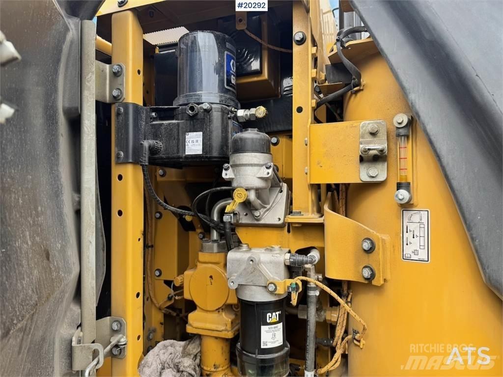 CAT 313 대형 굴삭기 29톤 이상