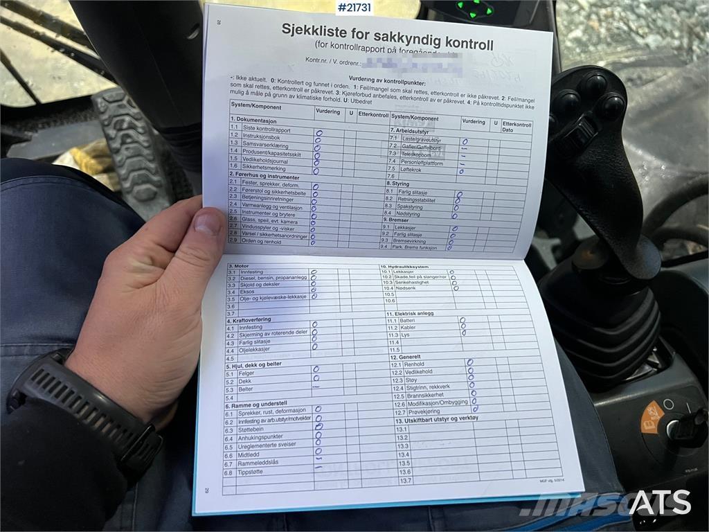 CAT M318F  휠 굴삭기