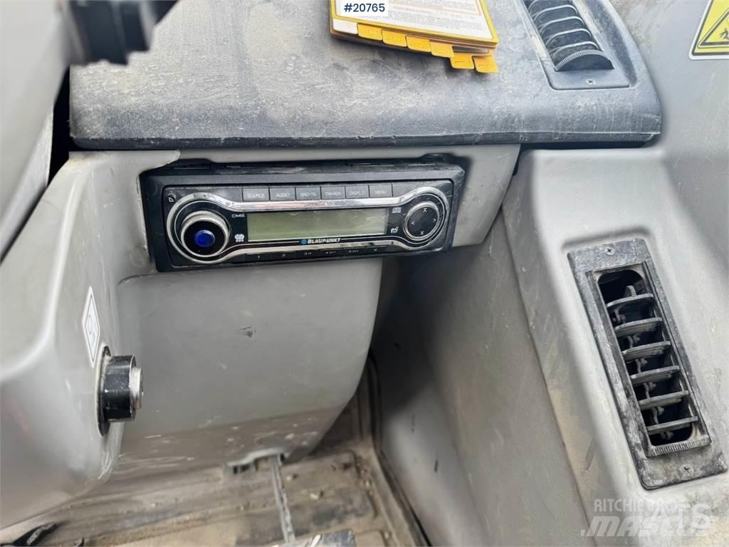 CAT TH360B 텔러 핸들러
