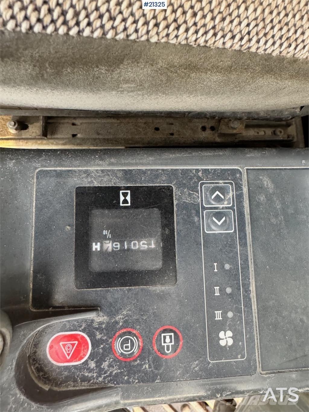 JCB JS200LC 대형 굴삭기 29톤 이상