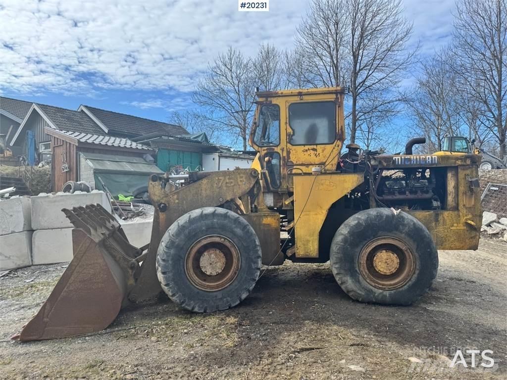 Michigan 75B  휠로우더