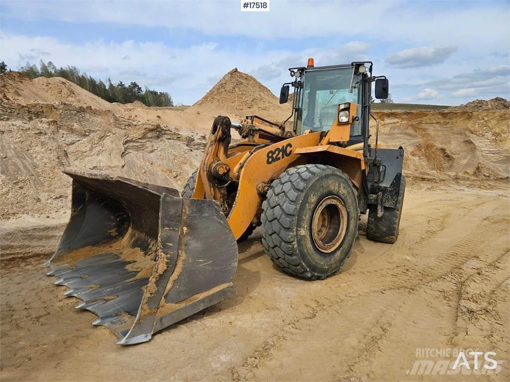 CASE 821C  휠로우더