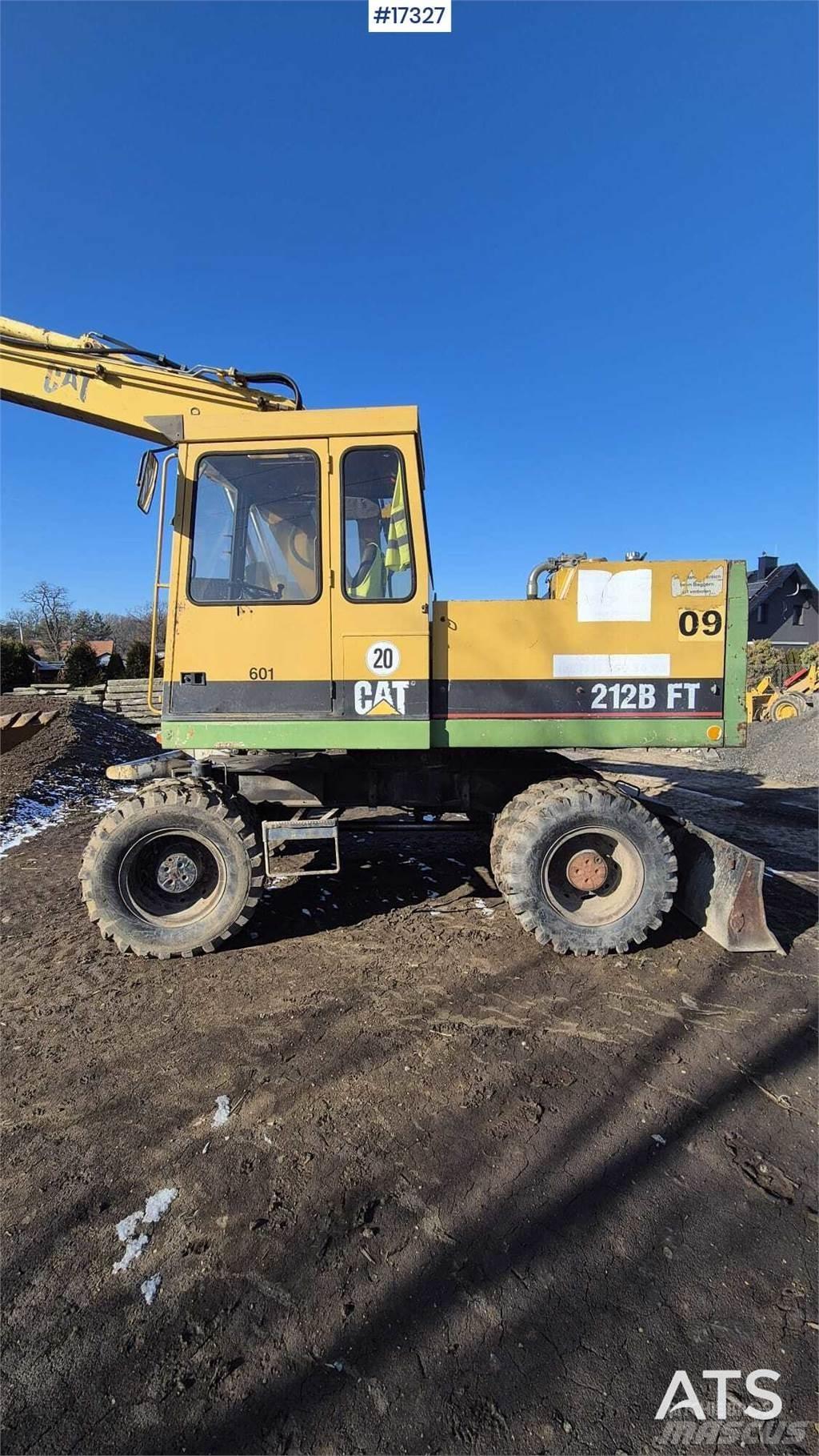 CAT 212BFT  휠 굴삭기