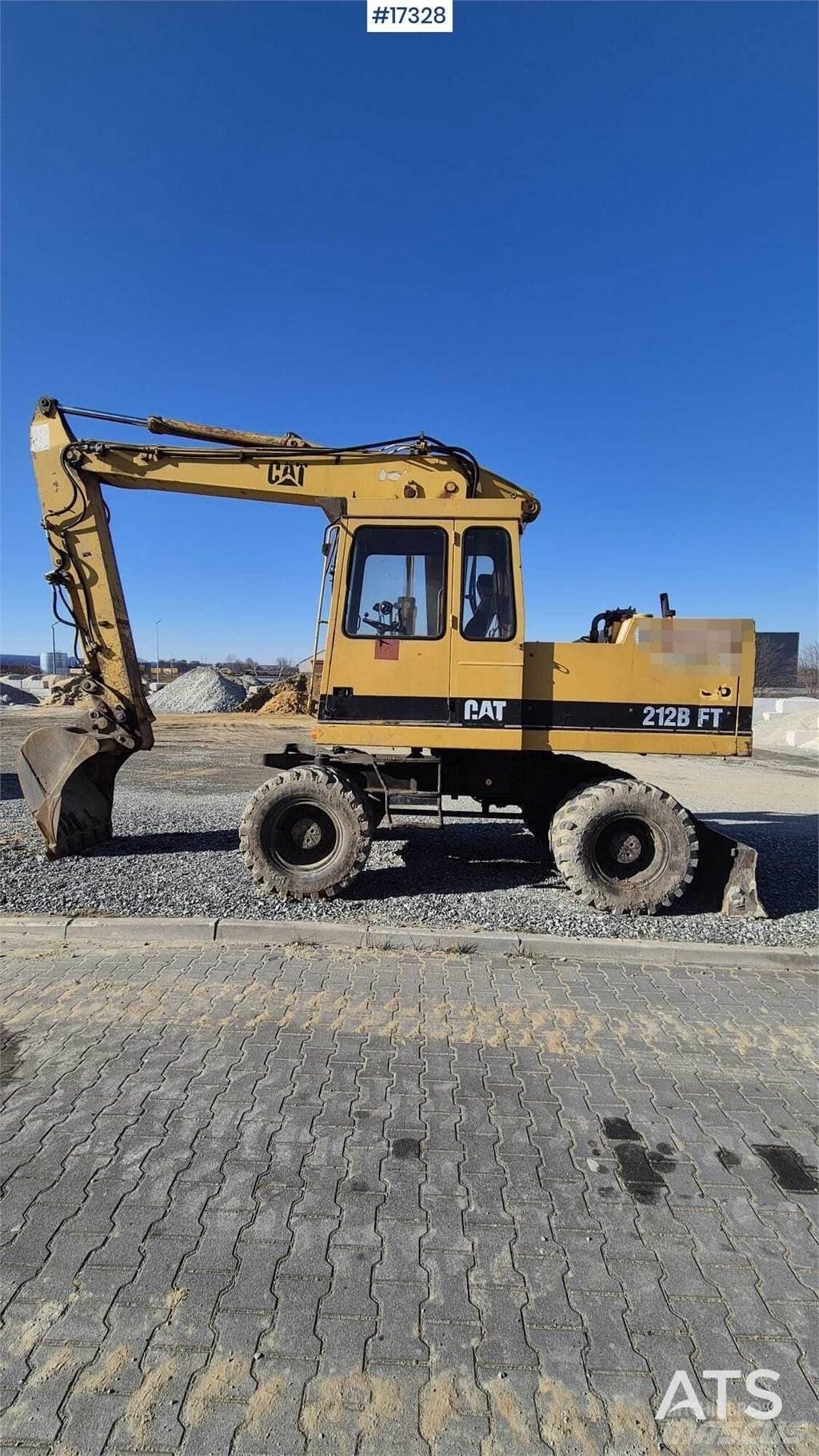 CAT 212BFT  휠 굴삭기