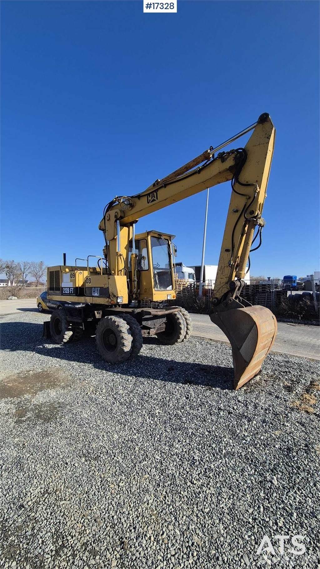 CAT 212BFT  휠 굴삭기
