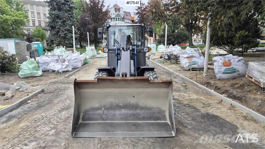 Hitachi ZW 75  휠로우더